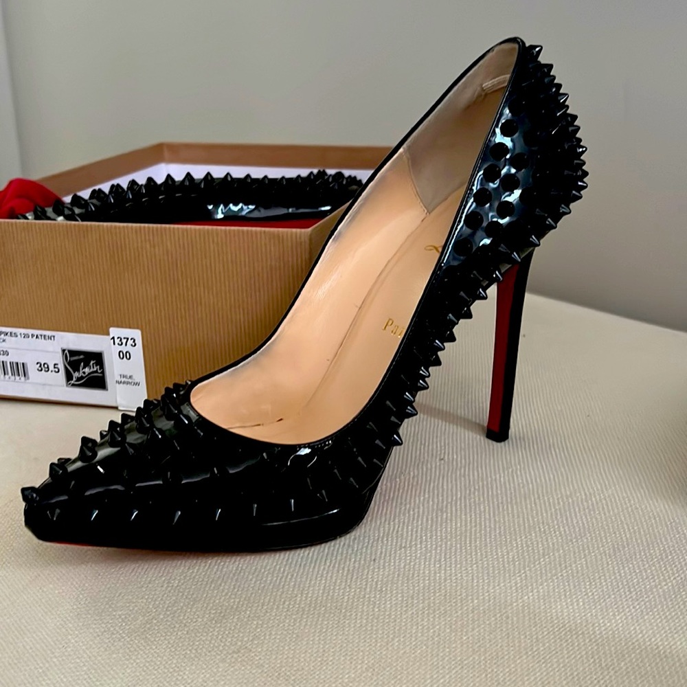 COPY - Christian Loubotin pigalle plato spikes 39.5 euro